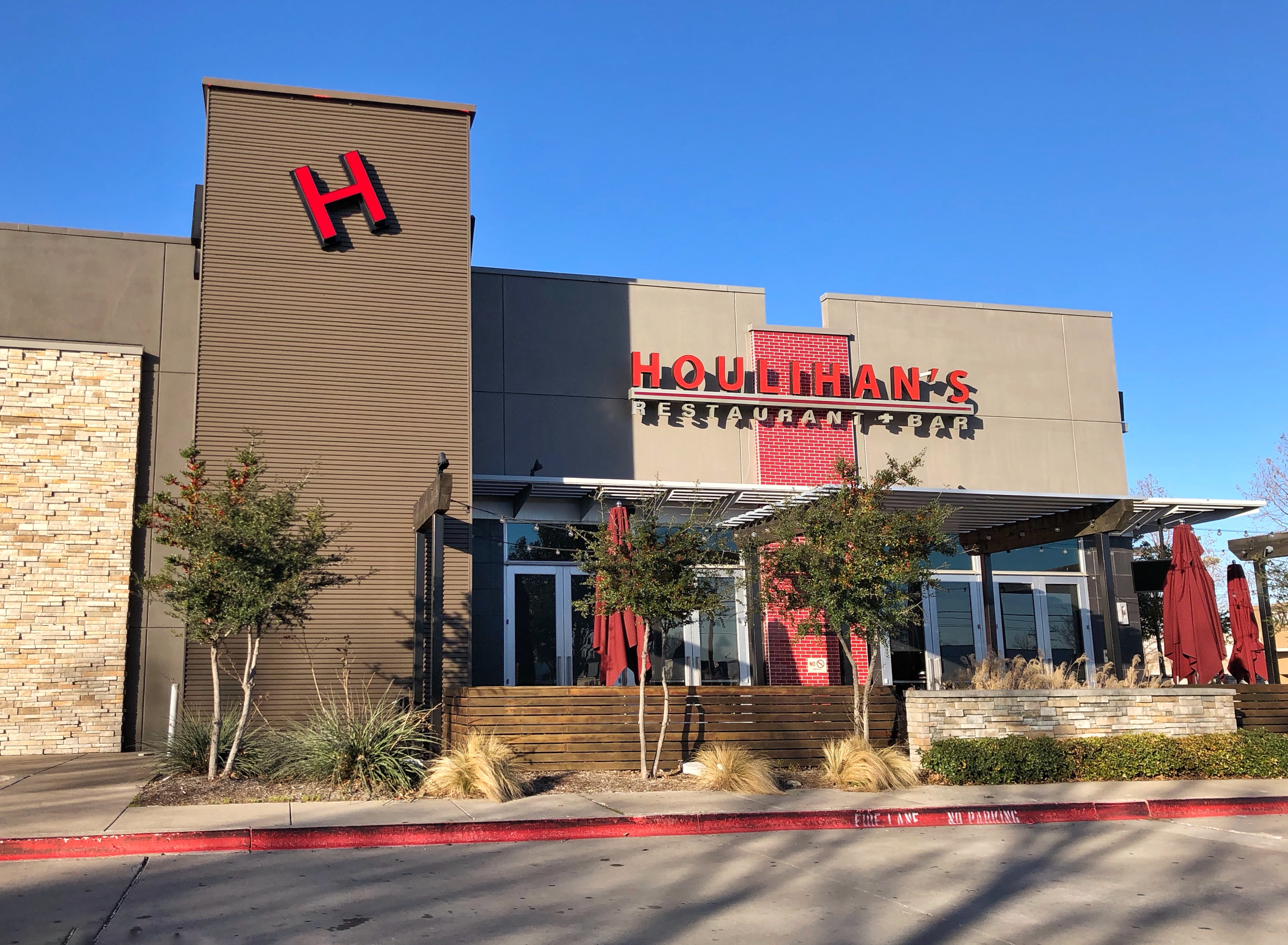 Houlihan’s closes restaurants ahead of Landry’s sale | Nation's