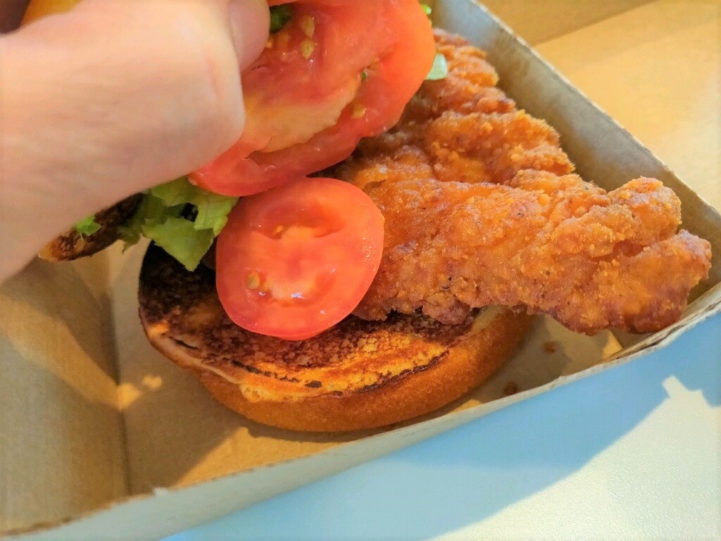 McDonalds-Deluxe-CrispyChicken-Sandwich-CLOSEUP.jpg