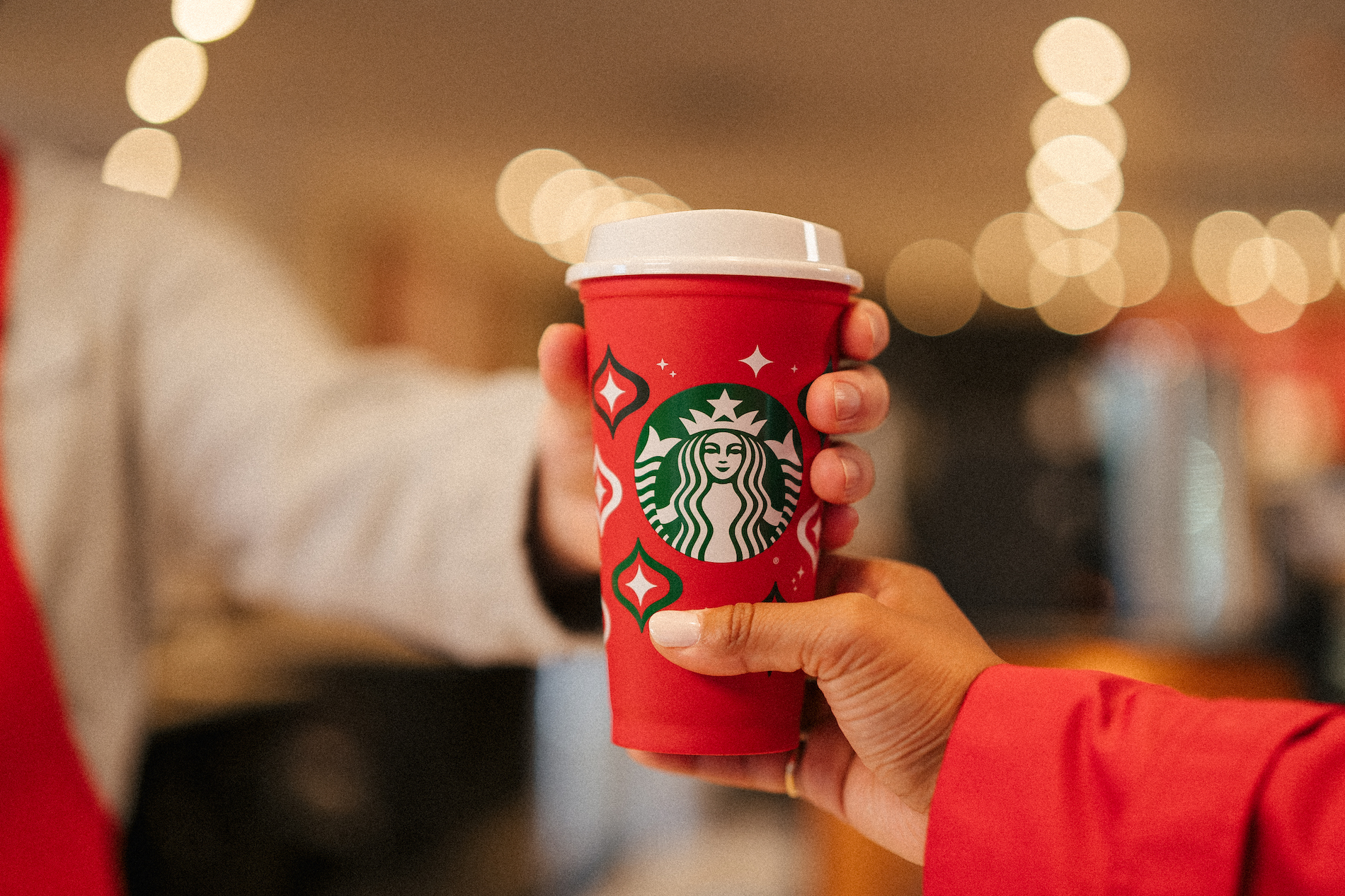 Nov. 16 is Red Cup Day! Here's how to get your free Starbucks reusable red  cup