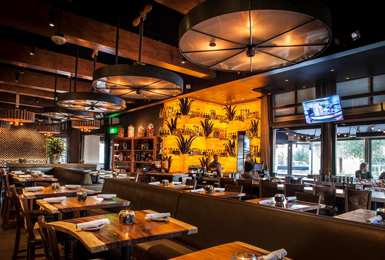 solita-tacos-bar-diningroom-huntingtonbeach.jpg