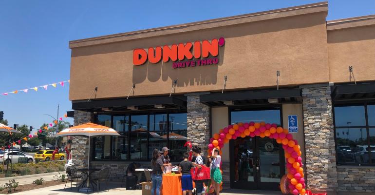 Dunkin_Ext-SantaAna-CreditNancyLuna.jpg