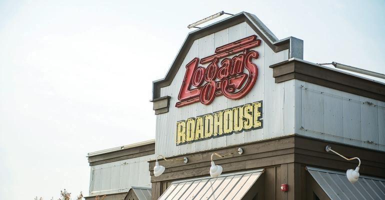 Logan's Roadhouse storefront