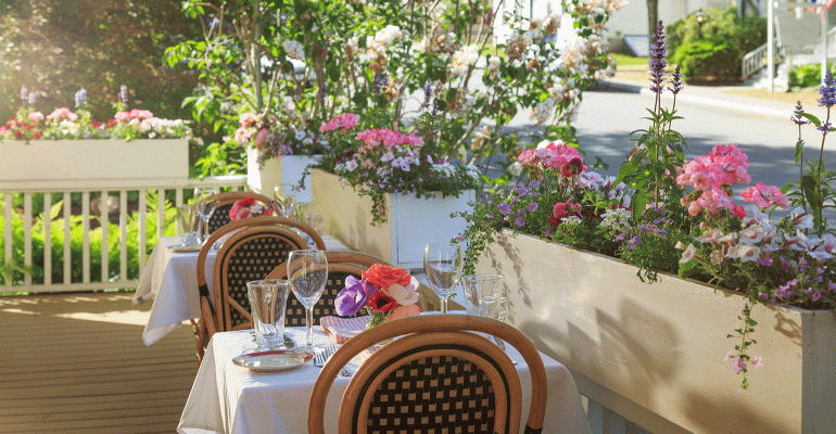 Restaurant-patio.gif