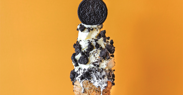 Twisted-by-Wetzels-cookies-and-cream-pretzel-chimney-cake.png