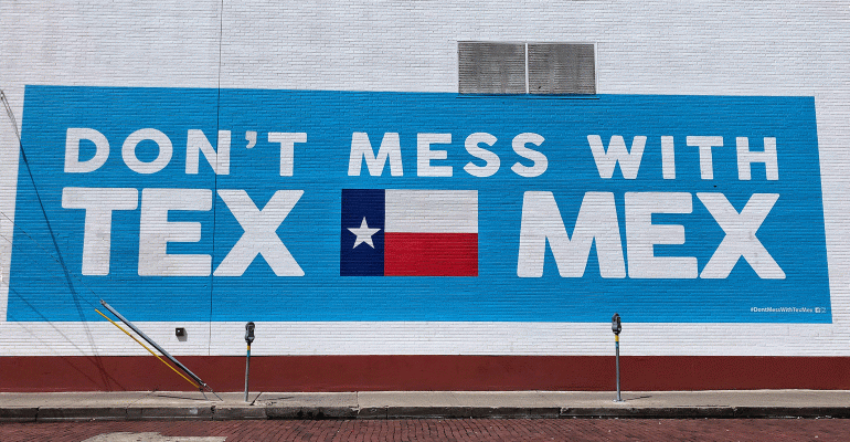 El Fenix messes a bit with Texas