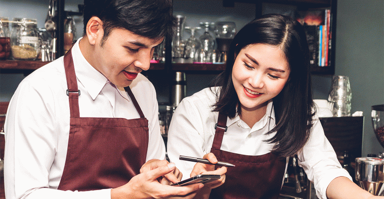 happy-restaurant-employees.gif