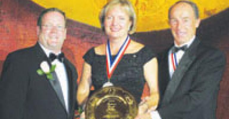 Buffalo Wild Wings CEO wins IFMA Gold Plate