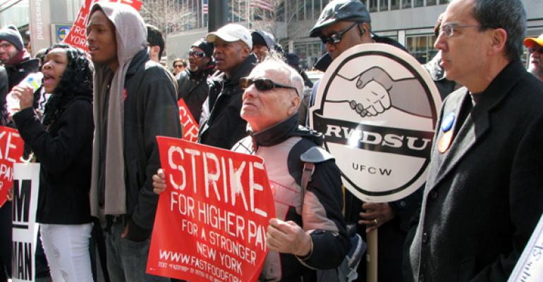 Quickservice workers and supporters on strike in New York this spring