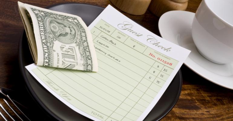 Survey: Americans spend $936 per year on lunch at restaurants