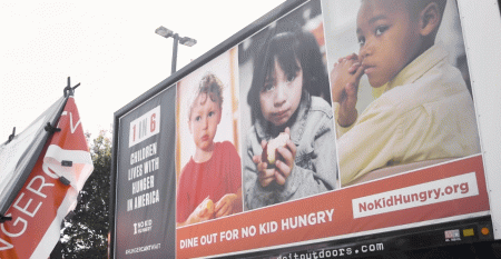 Restaurant employees engage with No Kid Hungry